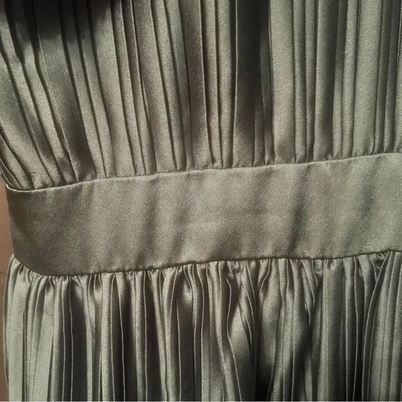 LULUS Radiant Reverie Emerald Plisse Short Sleeve Backless Midi Dress Size: L - Picture 9 of 17